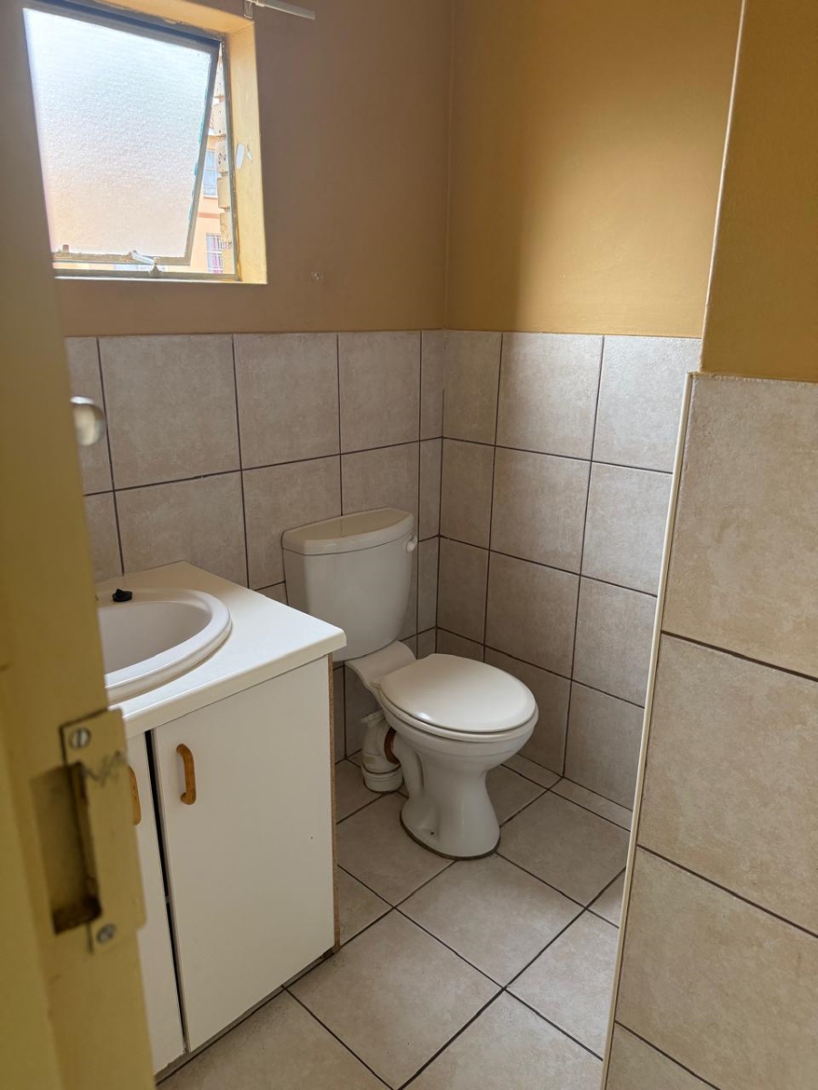 To Let 0 Bedroom Property for Rent in Kannoniers Park North West